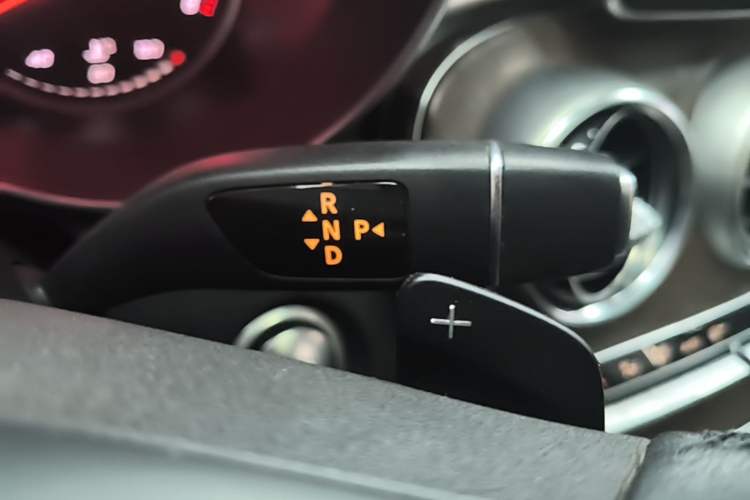 Used Mercedes-Benz GLC 2017 GLC 300 4MATIC Sport Edition Gear Lever