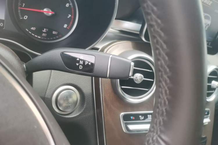 Used Mercedes-Benz GLC 2017 GLC 300 4MATIC Sport Edition Gear Lever