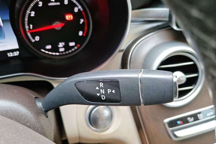 Used Mercedes-Benz GLC 2017 GLC 300 4MATIC Sport Edition Gear Lever
