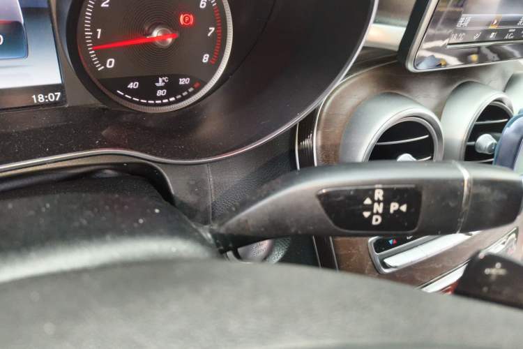 Used Mercedes-Benz GLC 2017 GLC 300 4MATIC Sport Edition Gear Lever