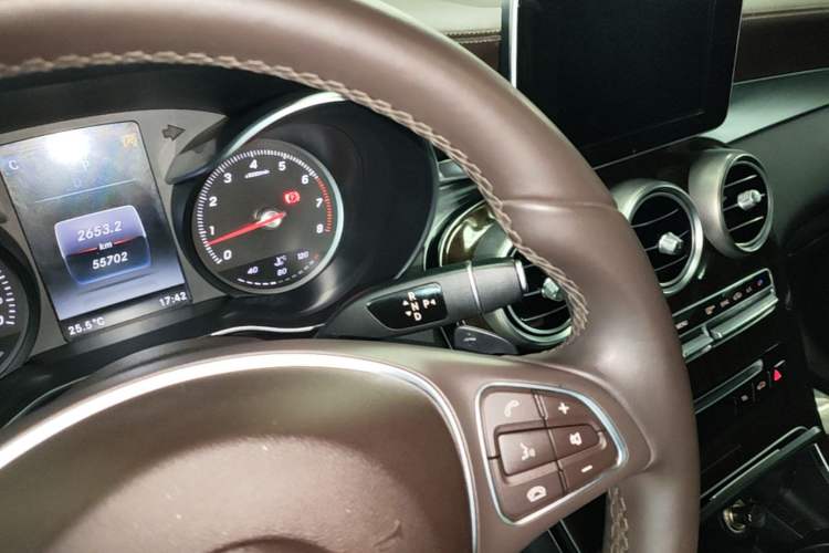 Used Mercedes-Benz GLC 2017 GLC 260 4MATIC Dynamic Edition Gear Lever