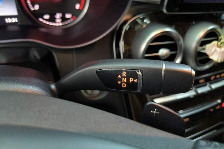 Used Mercedes-Benz GLC 2017 GLC 260 4MATIC Luxury Model Gear Lever