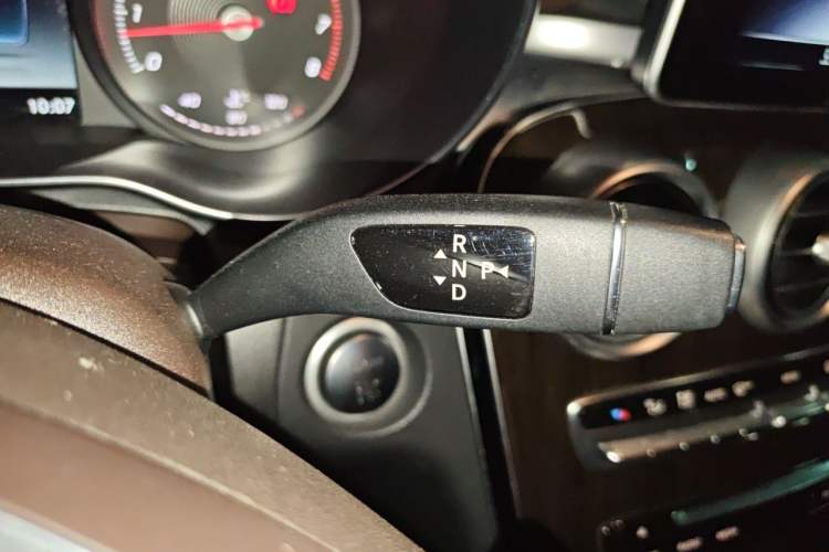 Used Mercedes-Benz GLC 2017 GLC 260 4MATIC Dynamic Edition Gear Lever