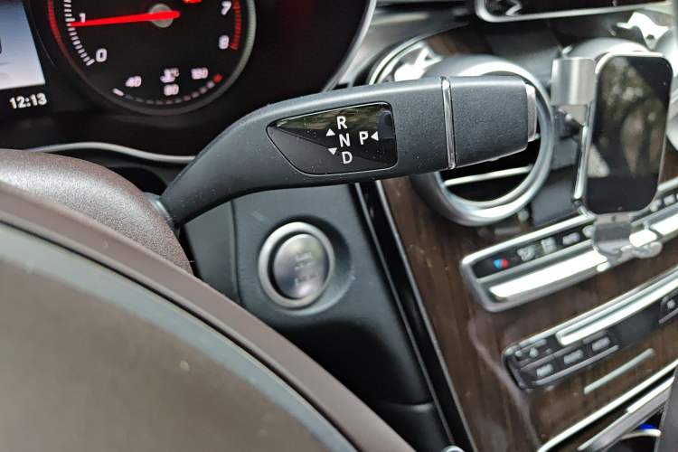 Used Mercedes-Benz GLC 2017 GLC 260 4MATIC Dynamic Edition Gear Lever