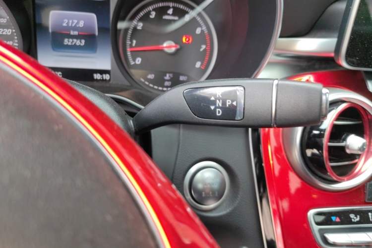 Used Mercedes-Benz GLC 2017 GLC 260 4MATIC Dynamic Edition Gear Lever