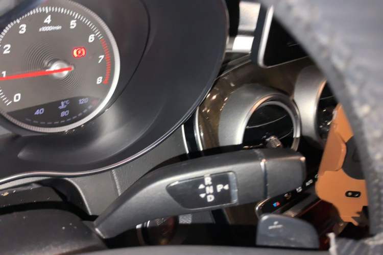Used Mercedes-Benz GLC 2017 GLC 260 4MATIC Luxury Model Gear Lever