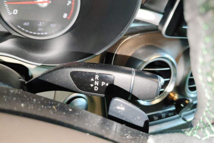 Used Mercedes-Benz GLC 2017 GLC 300 4MATIC Sport Edition Gear Lever