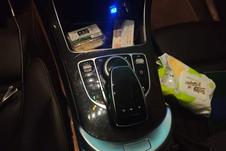 Used Mercedes-Benz GLC 2017 GLC 260 4MATIC Dynamic Edition Gear Lever