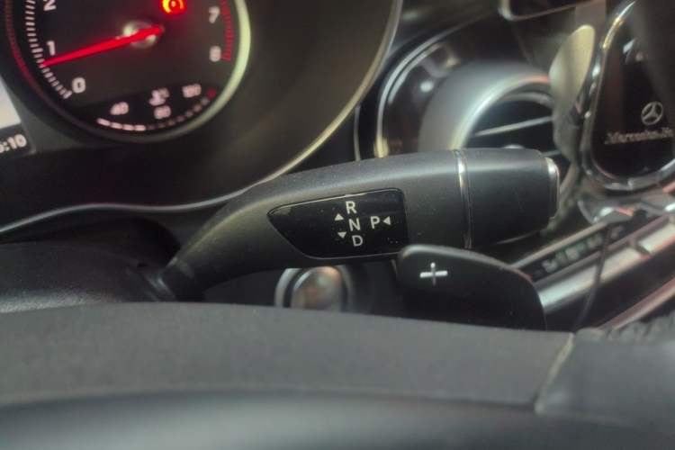 Used Mercedes-Benz GLC 2017 GLC 260 4MATIC Dynamic Edition Gear Lever