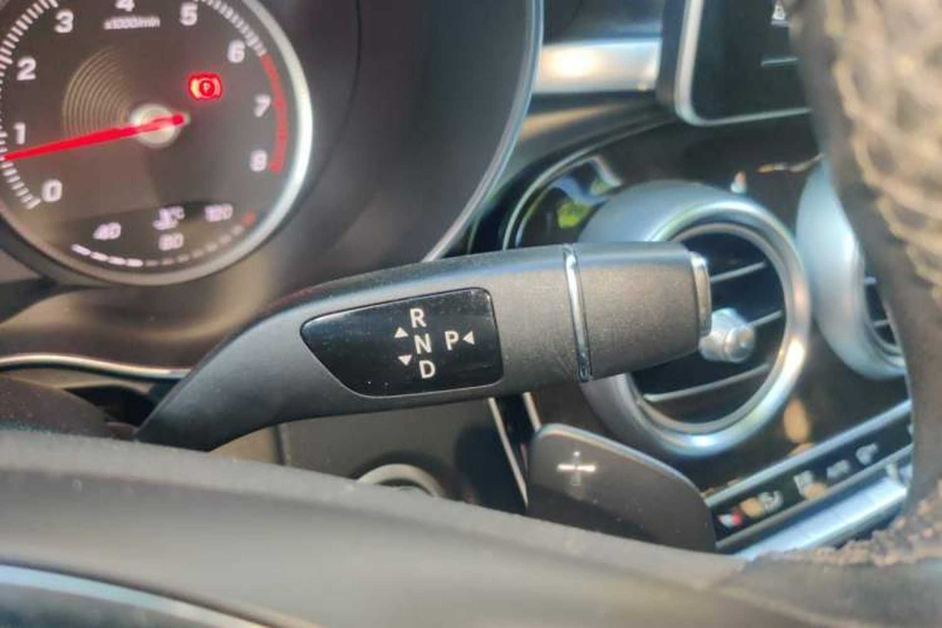 Used Mercedes-Benz GLC 2017 GLC 260 4MATIC Dynamic Edition Gear Lever