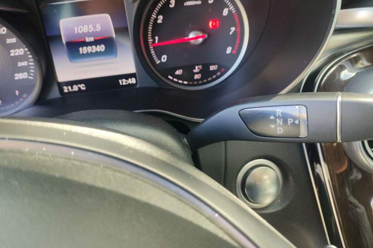 Used Mercedes-Benz GLC 2017 GLC 260 4MATIC Dynamic Edition Gear Lever