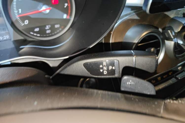 Used Mercedes-Benz GLC 2017 GLC 300 4MATIC Sport Edition Gear Lever