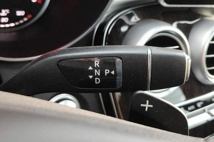 Used Mercedes-Benz GLC 2017 GLC 260 4MATIC Luxury Model Gear Lever