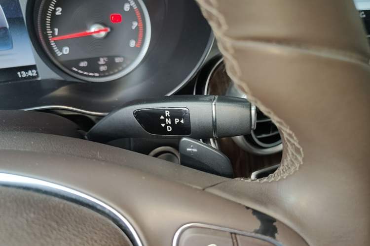 Used Mercedes-Benz GLC 2017 GLC 260 4MATIC Luxury Model Gear Lever