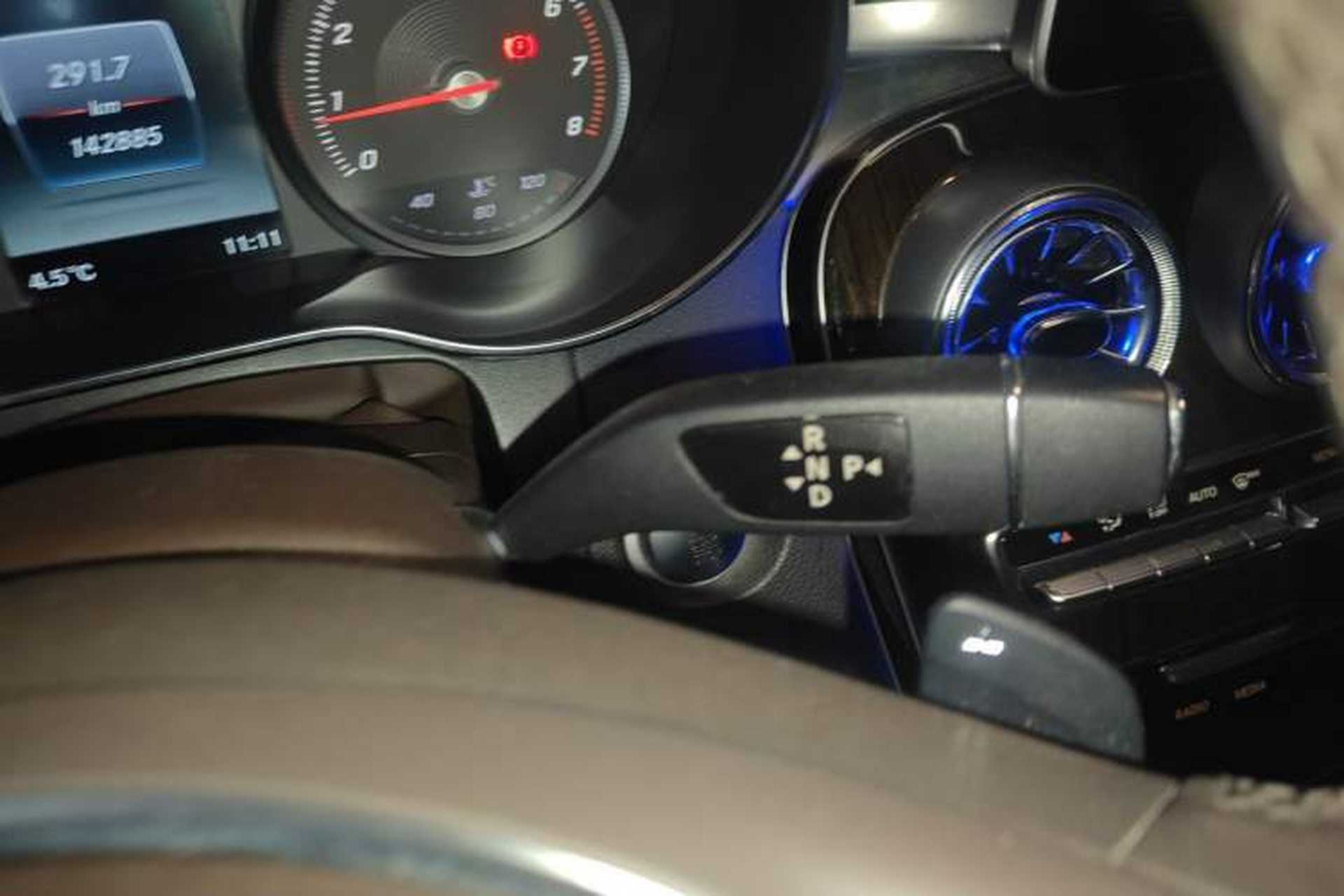 Used Mercedes-Benz GLC 2017 GLC 260 4MATIC Dynamic Edition Gear Lever