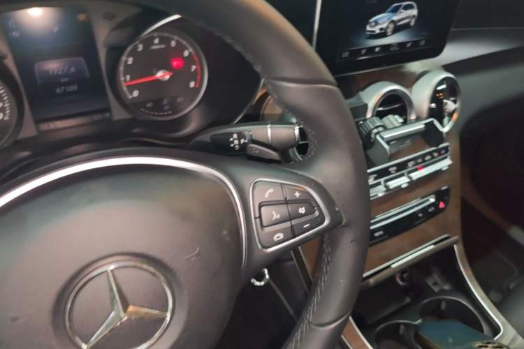 Used Mercedes-Benz GLC 2017 GLC 300 4MATIC Sport Edition Gear Lever