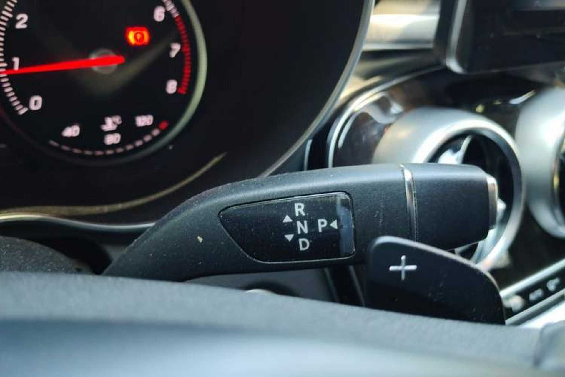 Used Mercedes-Benz GLC 2017 GLC 260 4MATIC Luxury Model Gear Lever