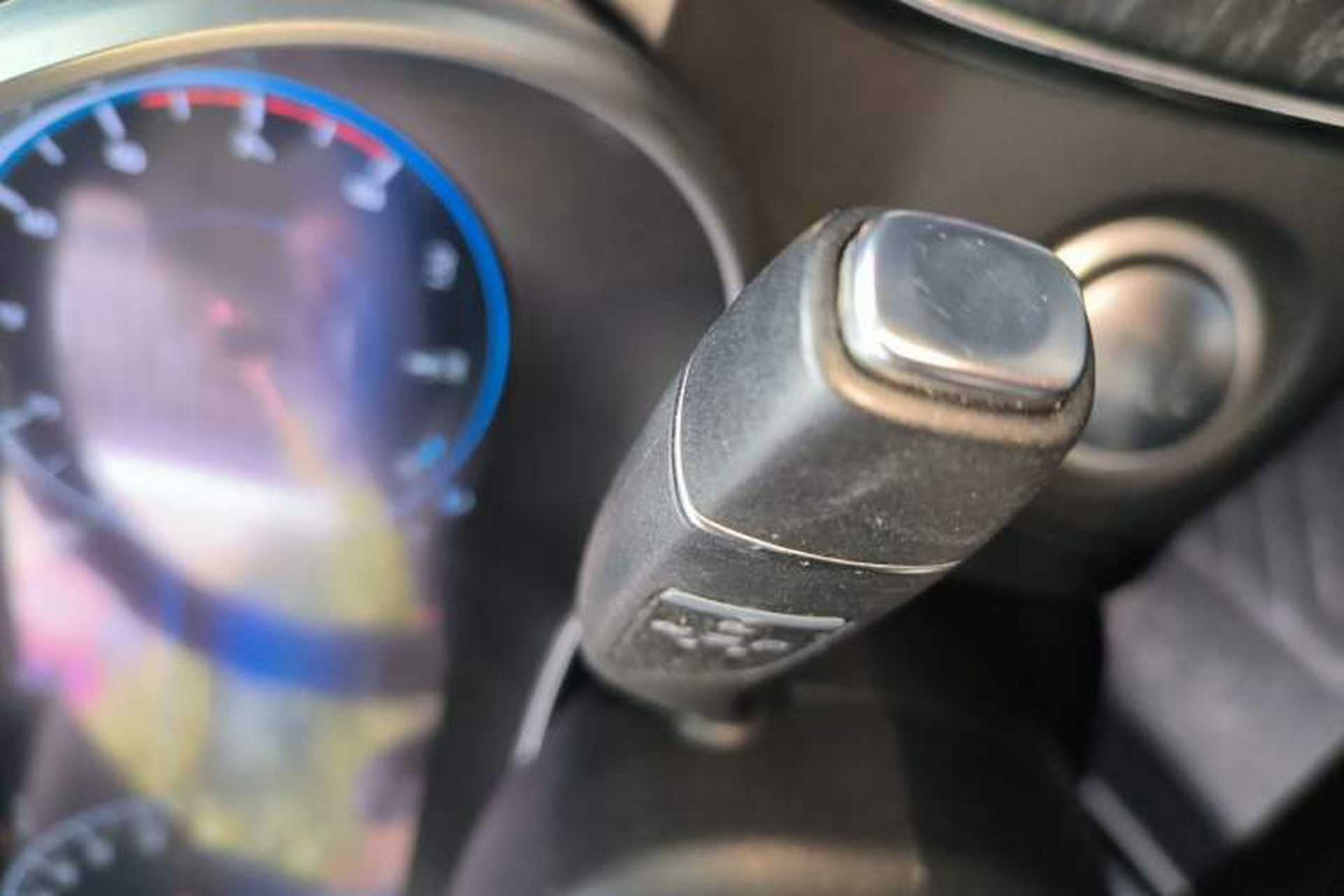Used Mercedes-Benz GLC 2017 GLC 260 4MATIC Dynamic Edition Gear Lever