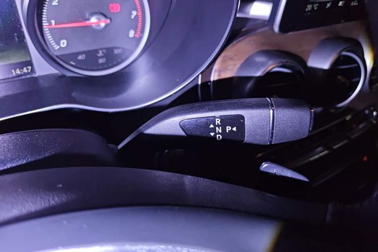 Used Mercedes-Benz GLC 2017 GLC 300 4MATIC Sport Edition Gear Lever