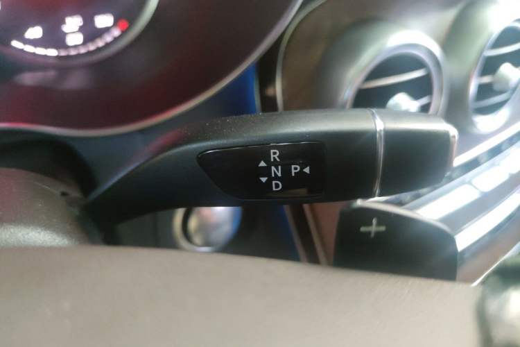 Used Mercedes-Benz GLC 2017 GLC 300 4MATIC Sport Edition Gear Lever