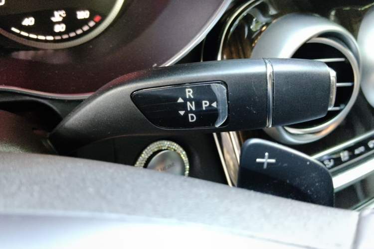 Used Mercedes-Benz GLC 2017 GLC 260 4MATIC Dynamic Edition Gear Lever