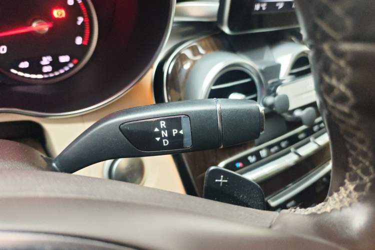 Used Mercedes-Benz GLC 2017 GLC 260 4MATIC Luxury Model Gear Lever