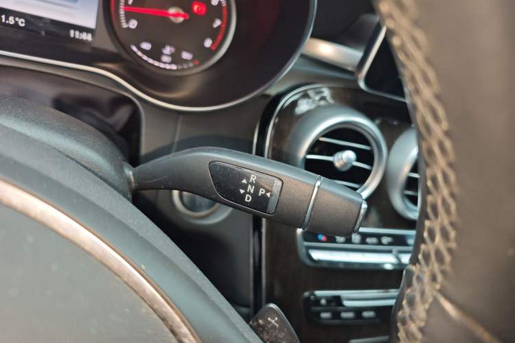 Used Mercedes-Benz GLC 2017 GLC 260 4MATIC Luxury Model Gear Lever