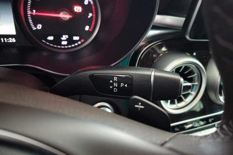 Used Mercedes-Benz GLC 2017 GLC 260 4MATIC Luxury Model Gear Lever