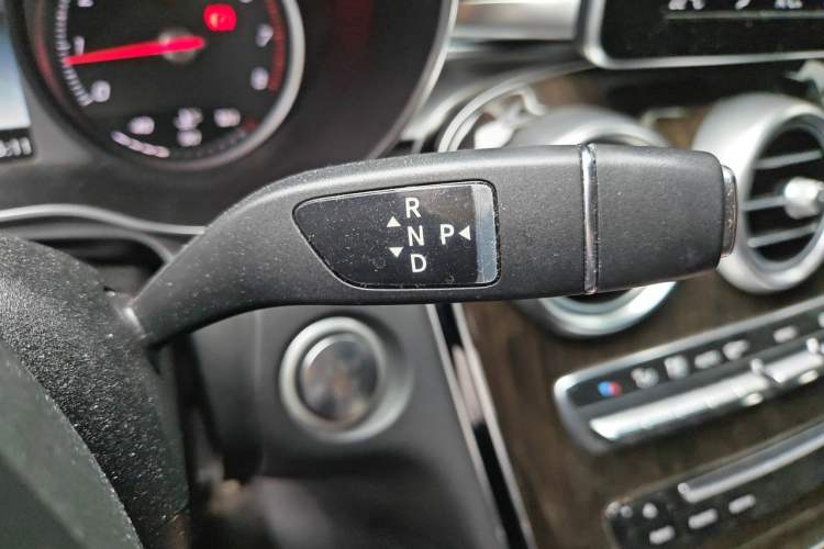 Used Mercedes-Benz GLC 2017 GLC 260 4MATIC Luxury Model Gear Lever