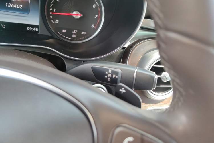 Used Mercedes-Benz GLC 2017 GLC 300 4MATIC Sport Edition Gear Lever