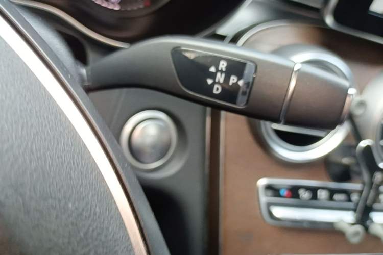 Used Mercedes-Benz GLC 2017 GLC 300 4MATIC Sport Edition Gear Lever
