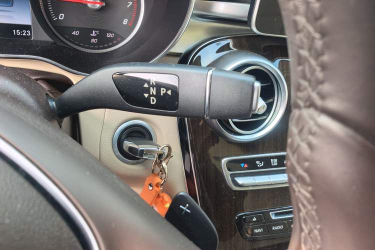 Used Mercedes-Benz GLC 2017 GLC 260 4MATIC Dynamic Edition Gear Lever