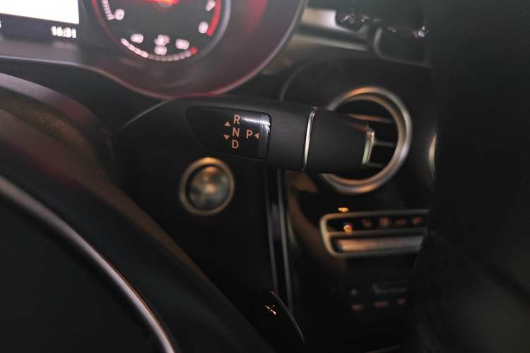 Used Mercedes-Benz GLC 2017 GLC 260 4MATIC Dynamic Edition Gear Lever