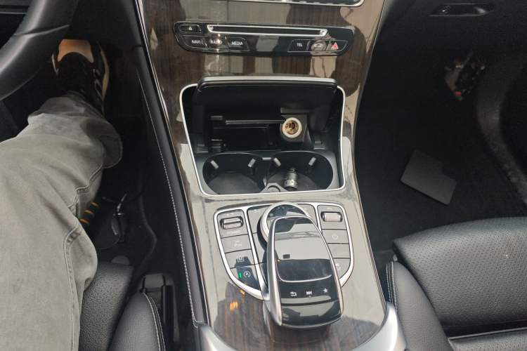Used Mercedes-Benz GLC 2017 GLC 260 4MATIC Dynamic Edition Gear Lever