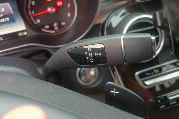 Used Mercedes-Benz GLC 2017 GLC 260 4MATIC Luxury Model Gear Lever