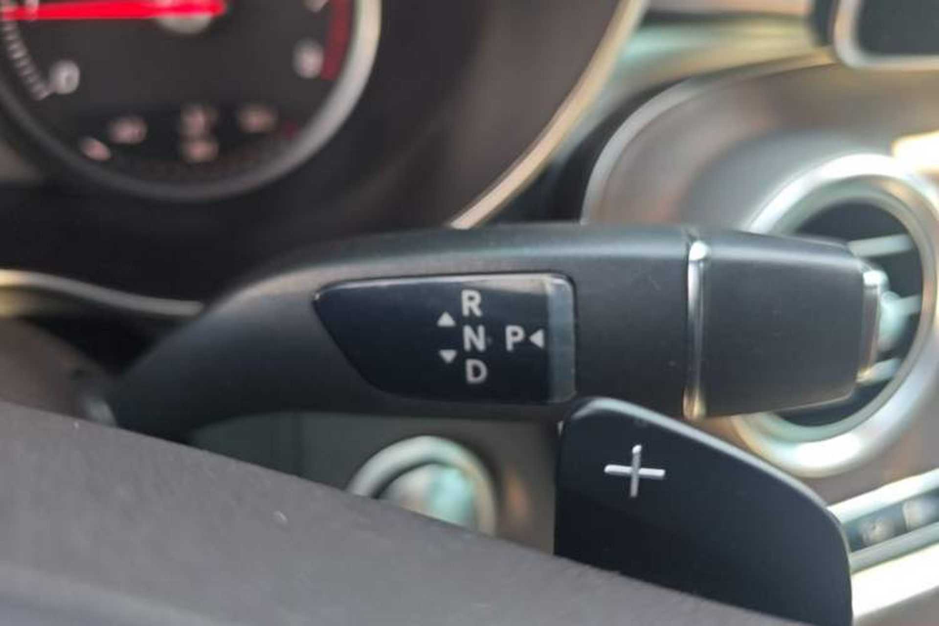 Used Mercedes-Benz GLC 2017 GLC 300 4MATIC Sport Edition Gear Lever