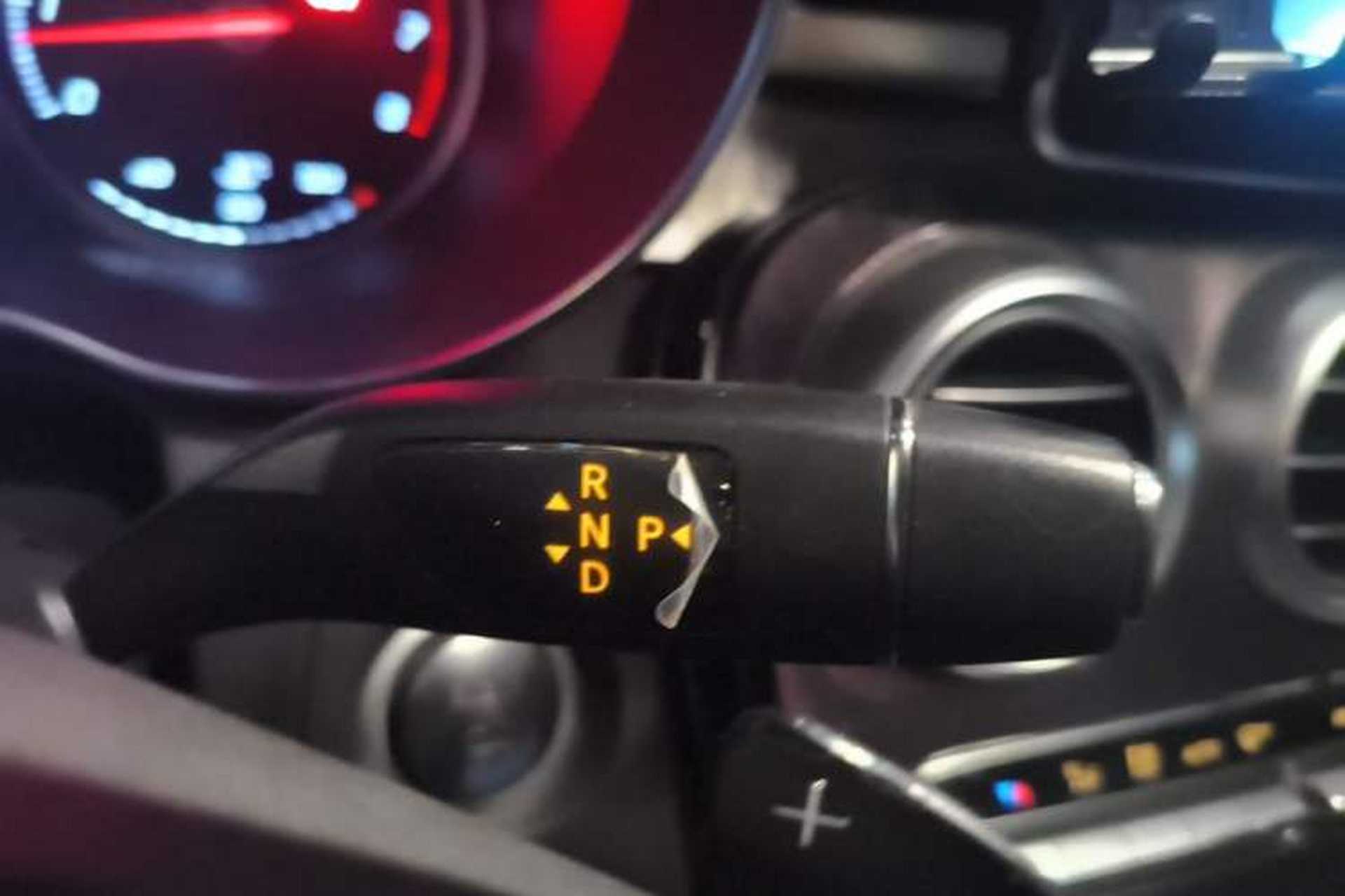 Used Mercedes-Benz GLC 2017 GLC 260 4MATIC Dynamic Edition Gear Lever