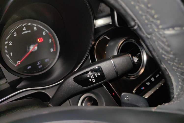 Used Mercedes-Benz GLC 2017 GLC 260 4MATIC Dynamic Edition Gear Lever