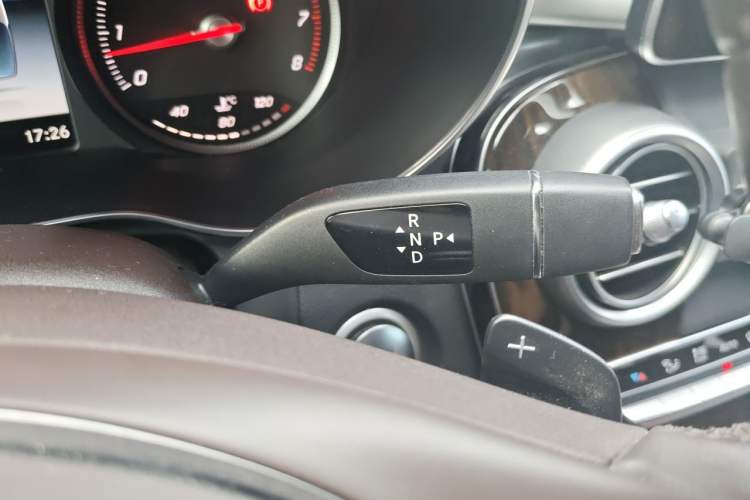 Used Mercedes-Benz GLC 2017 GLC 260 4MATIC Dynamic Edition Gear Lever