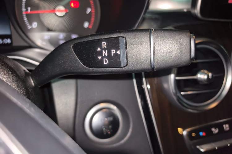 Used Mercedes-Benz GLC 2017 GLC 260 4MATIC Luxury Model Gear Lever