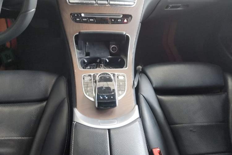 Used Mercedes-Benz GLC 2017 GLC 300 4MATIC Sport Edition Gear Lever