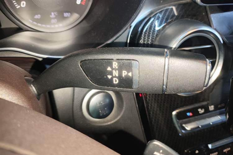 Used Mercedes-Benz GLC 2017 GLC 260 4MATIC Dynamic Edition Gear Lever