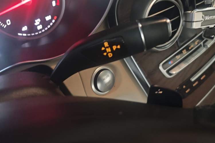 Used Mercedes-Benz GLC 2017 GLC 300 4MATIC Sport Edition Gear Lever