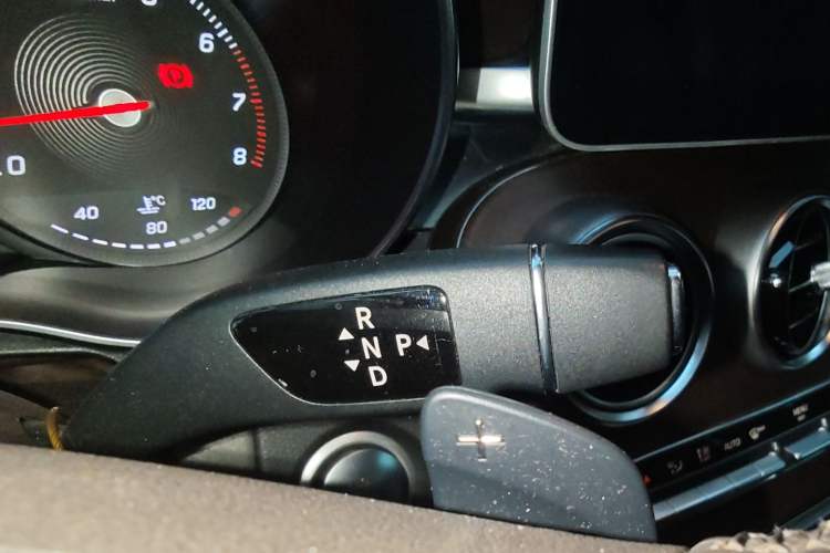 Used Mercedes-Benz GLC 2017 GLC 300 4MATIC Sport Edition Gear Lever