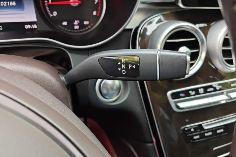 Used Mercedes-Benz GLC 2017 GLC 260 4MATIC Luxury Model Gear Lever