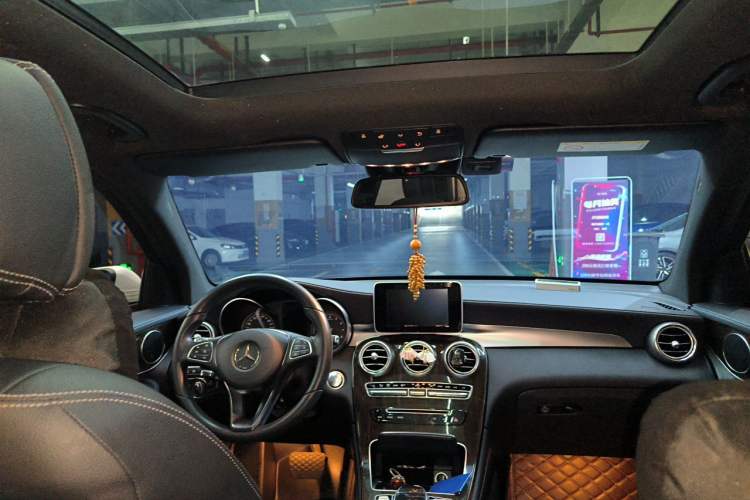 Used Mercedes-Benz GLC 2017 GLC 260 4MATIC Luxury Model Headliner