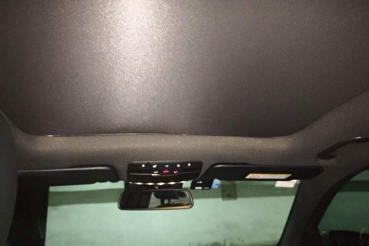 Used Mercedes-Benz GLC 2017 GLC 300 4MATIC Sport Edition Headliner