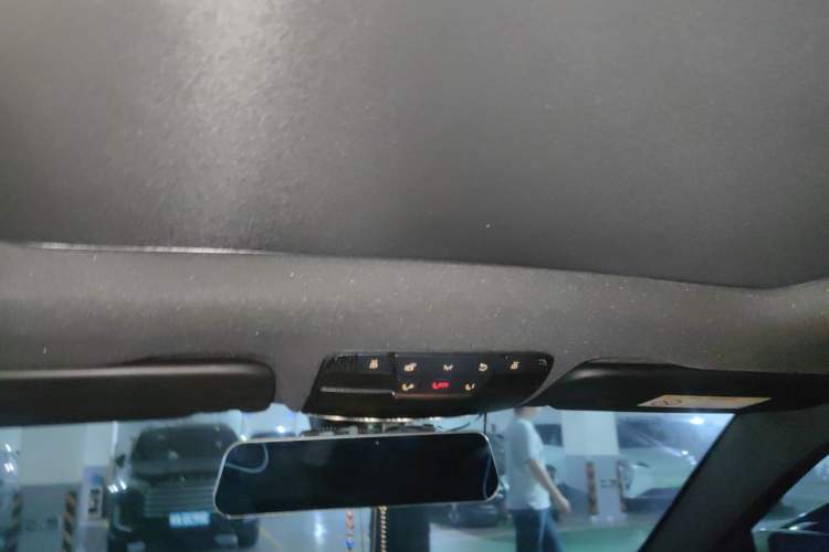 Used Mercedes-Benz GLC 2017 GLC 260 4MATIC Dynamic Edition Headliner