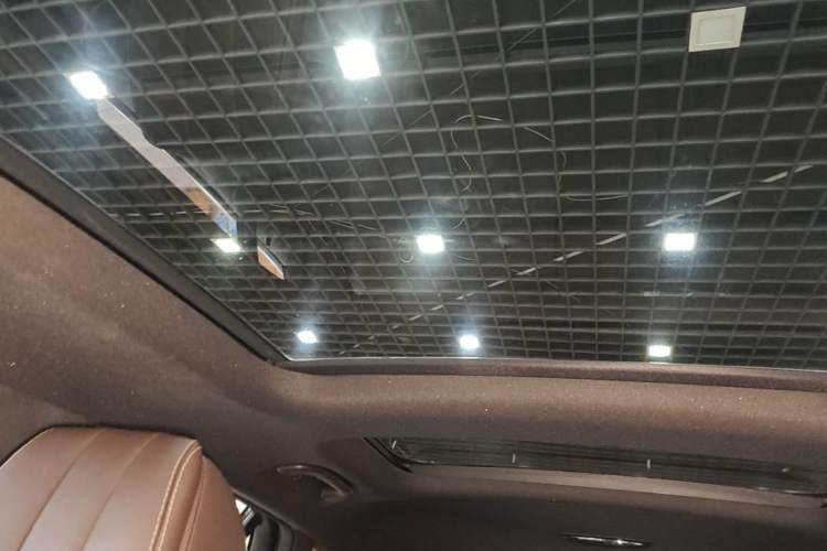 Used Mercedes-Benz GLC 2017 GLC 260 4MATIC Luxury Model Headliner