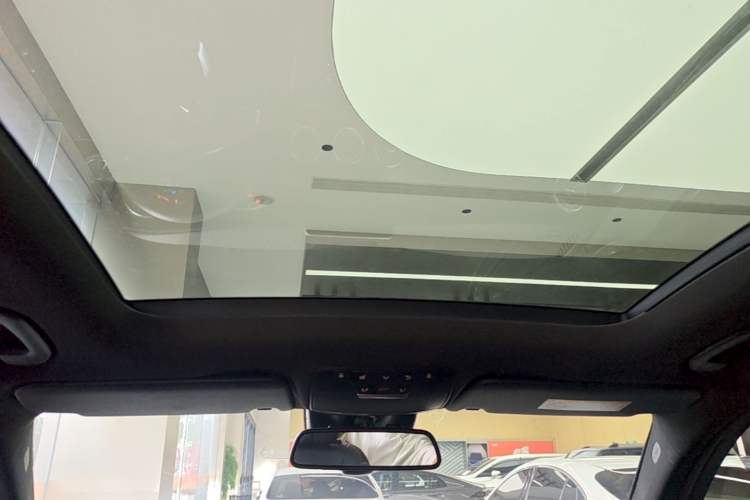 Used Mercedes-Benz GLC 2017 GLC 260 4MATIC Luxury Model Headliner